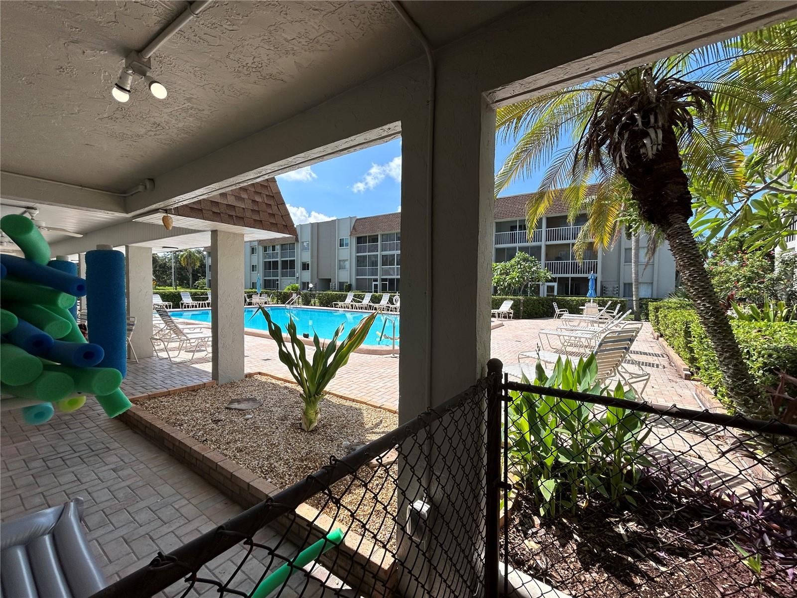 Image 32 of 46 For 1520 Glen Oaks Drive E 256