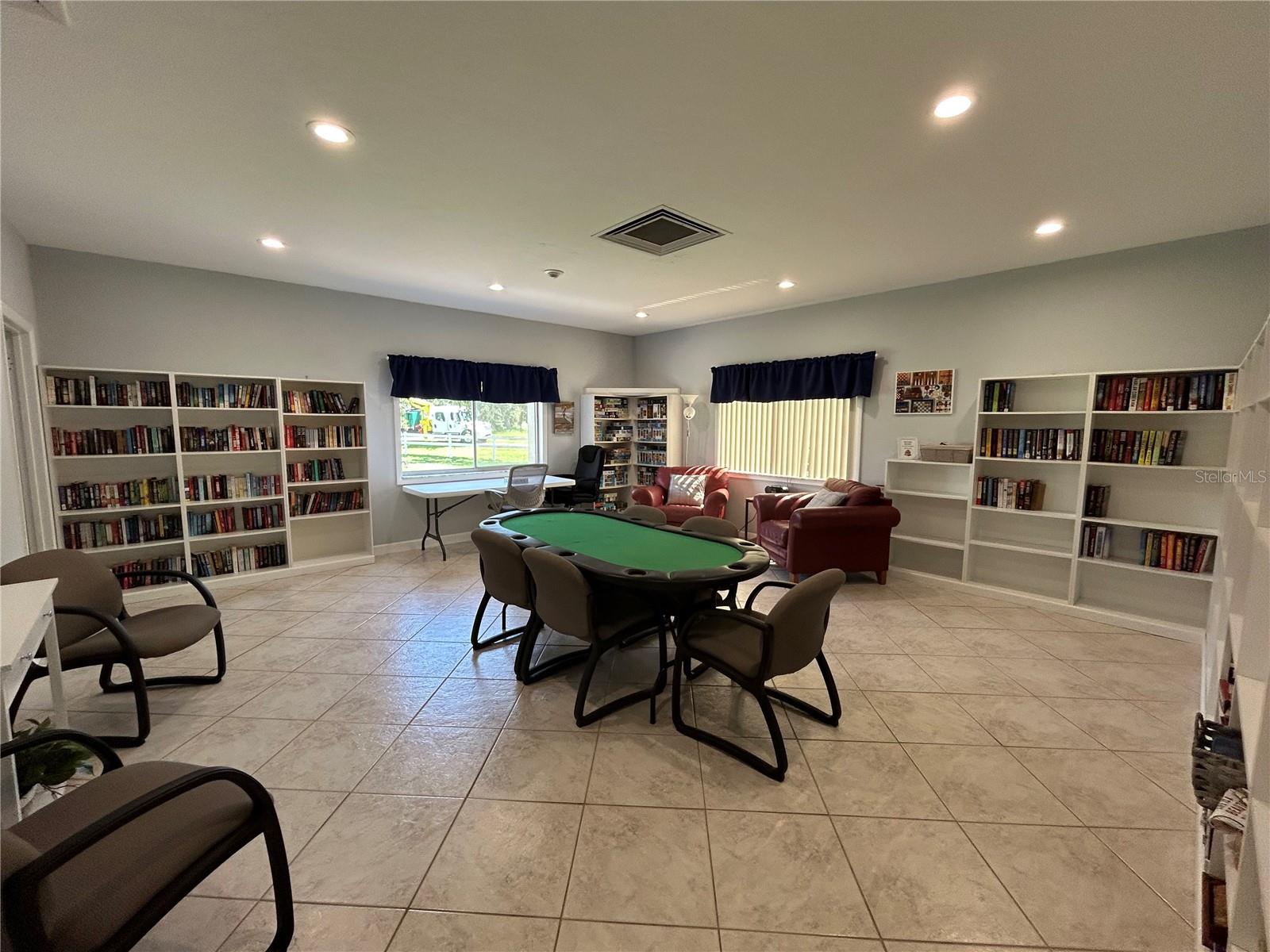 Image 38 of 46 For 1520 Glen Oaks Drive E 256