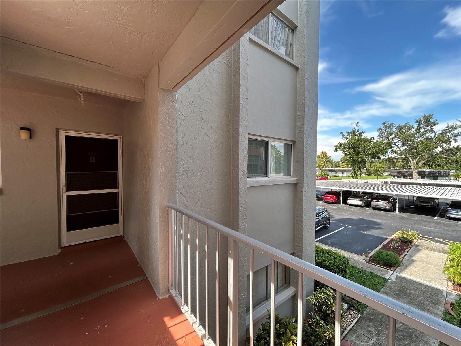 Image 6 of 46 For 1520 Glen Oaks Drive E 256