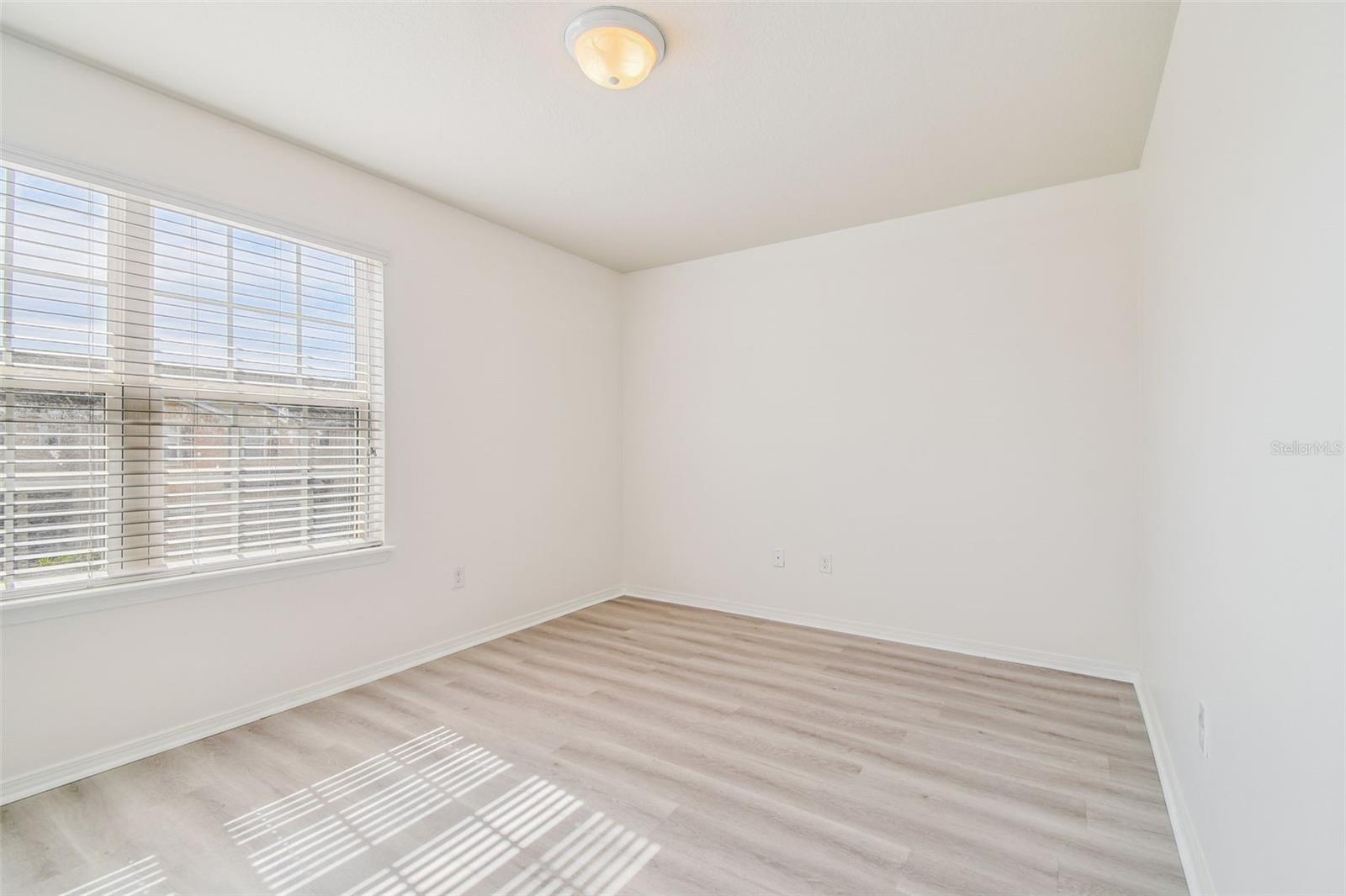 Image 23 of 41 For 4925 White Sanderling Court