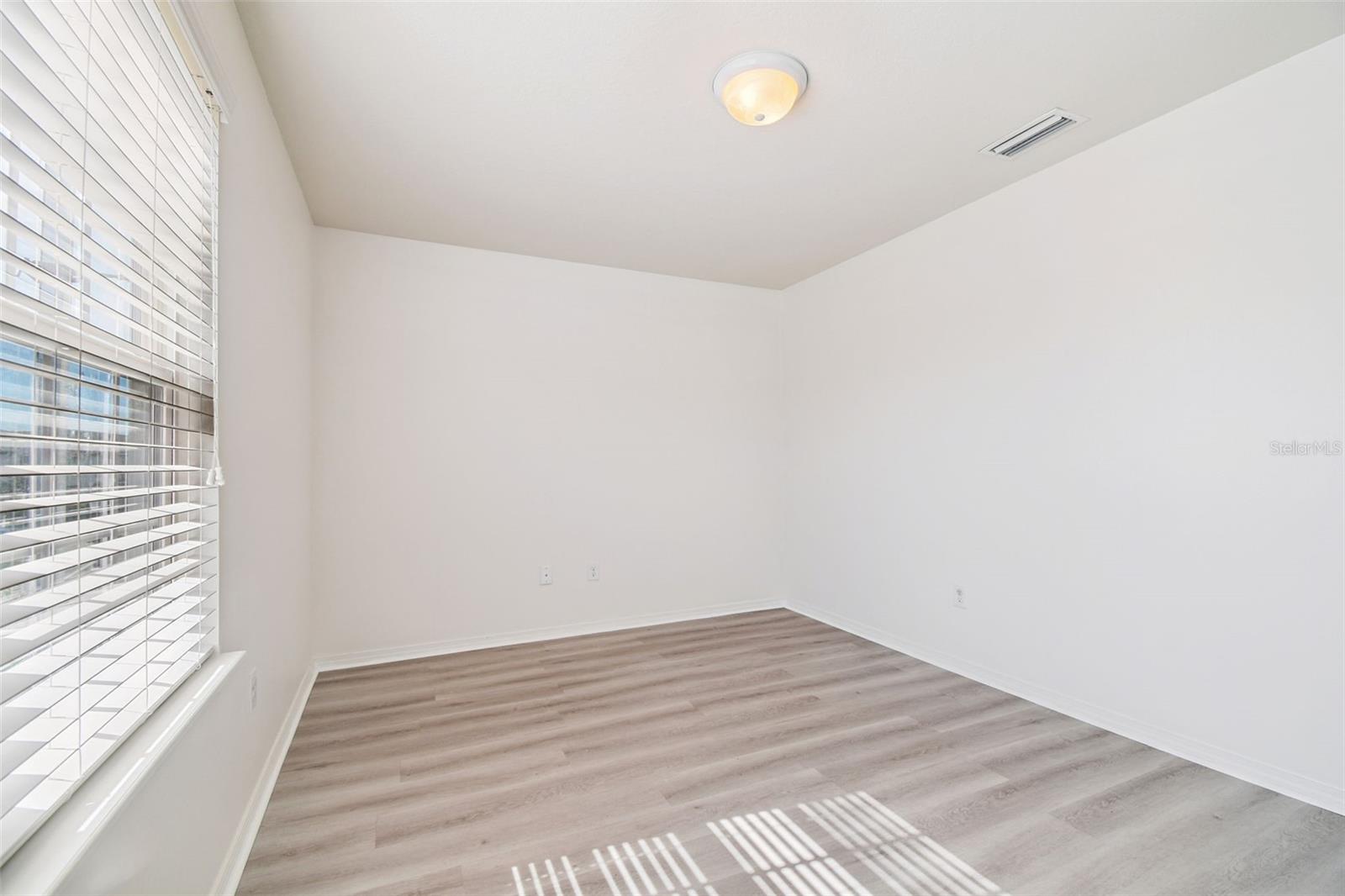 Image 24 of 41 For 4925 White Sanderling Court