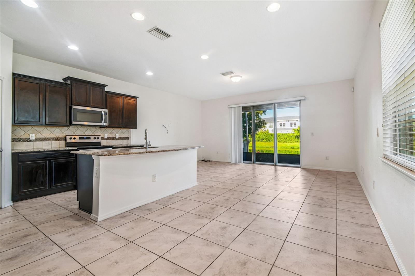 Image 4 of 41 For 4925 White Sanderling Court