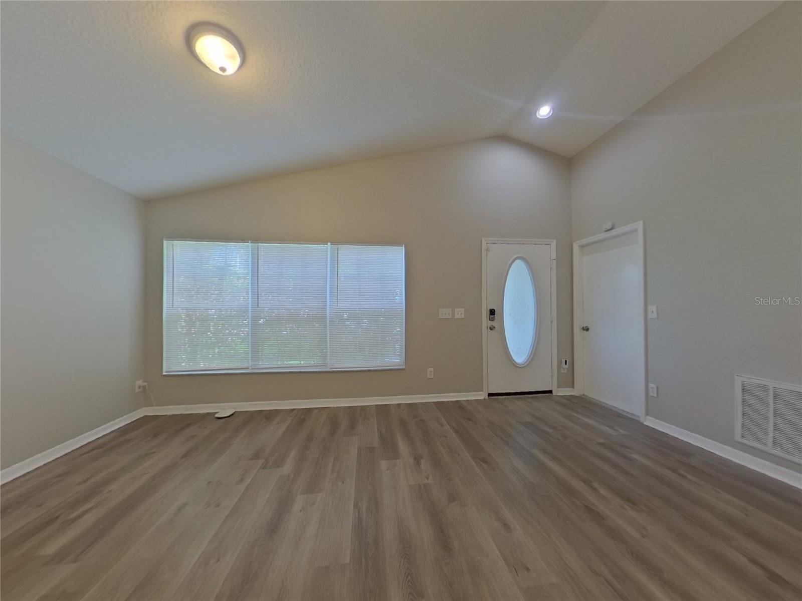 Image 4 of 15 For 8704 Persea Court