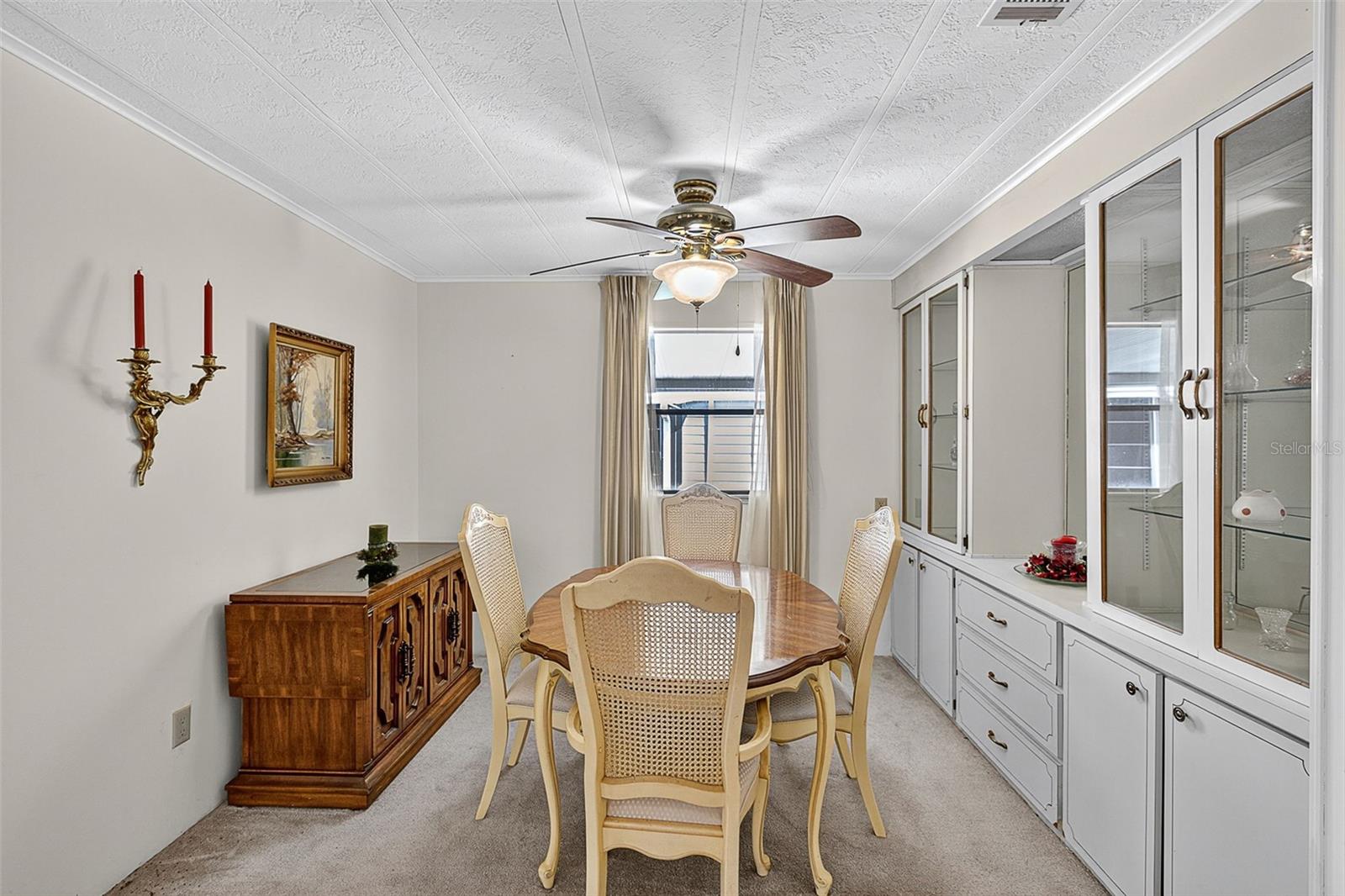 Image 11 of 77 For 658 La Sala  