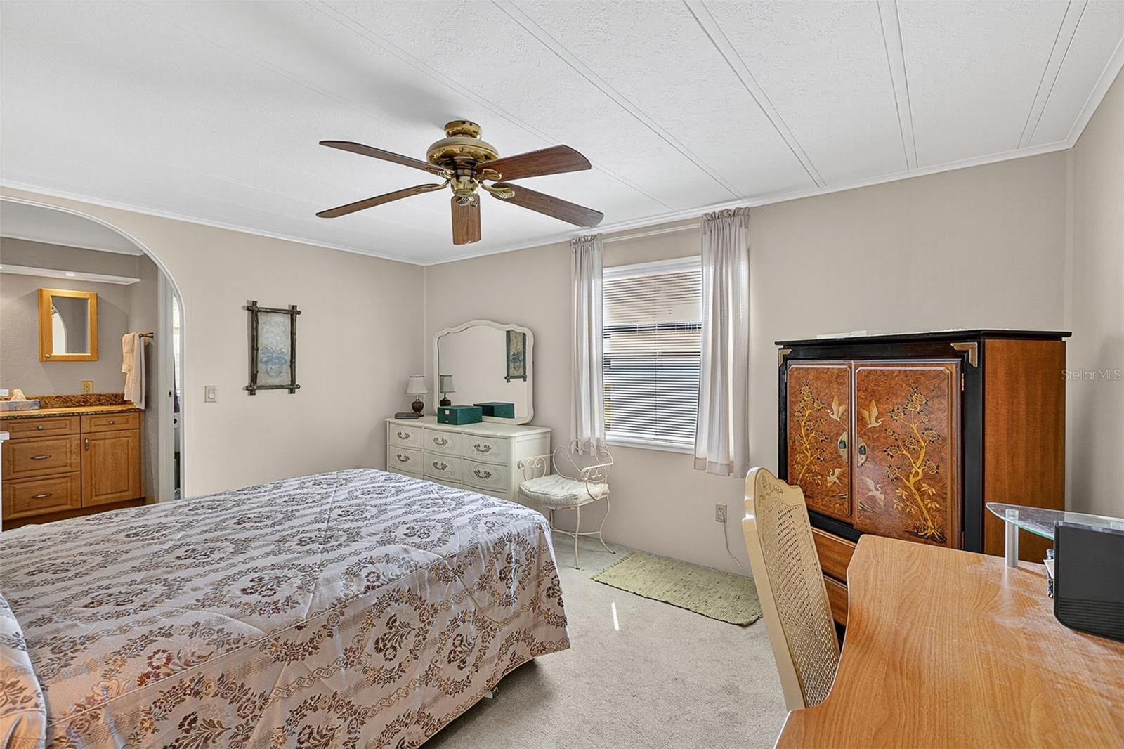 Image 15 of 77 For 658 La Sala  