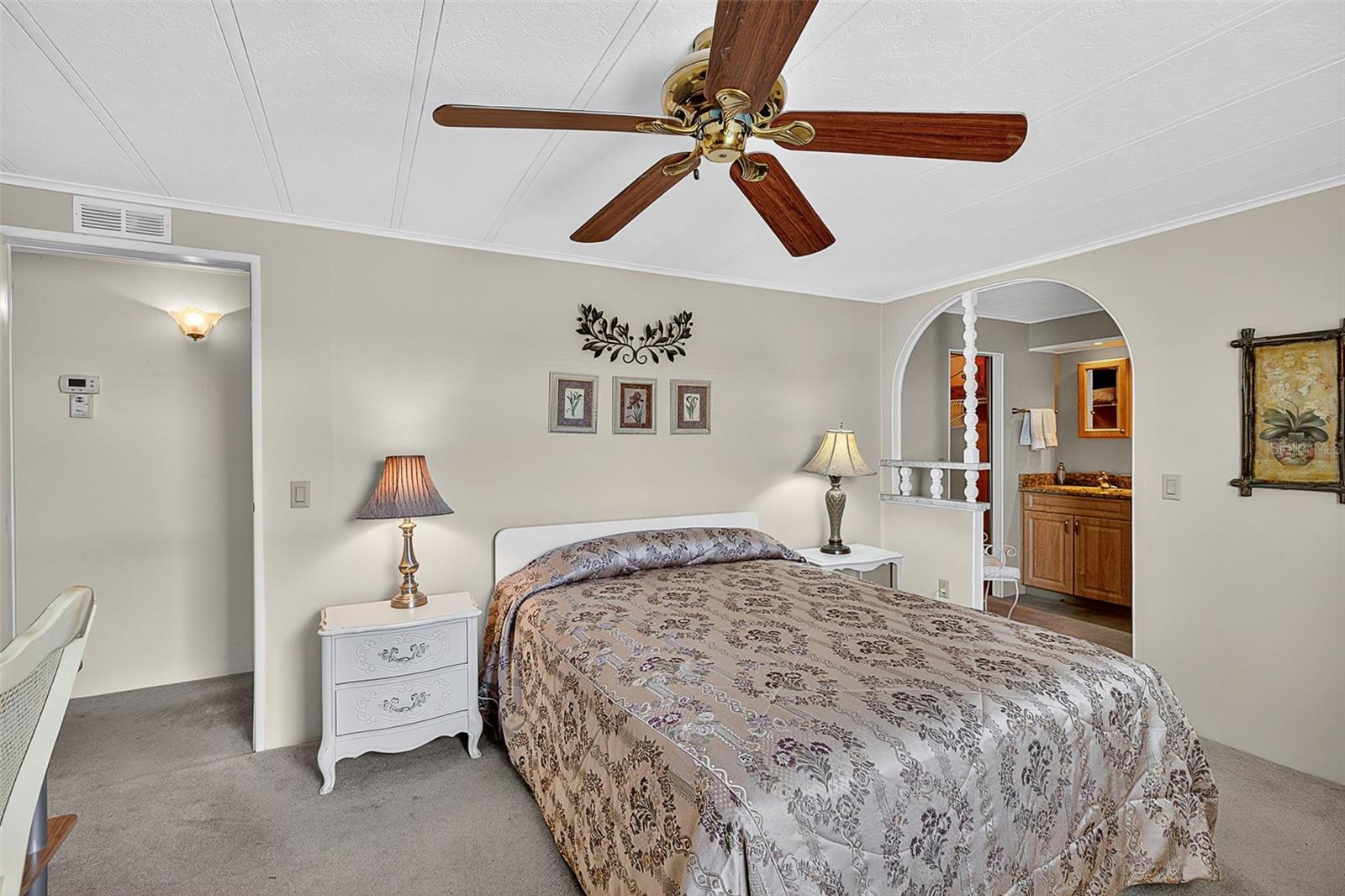 Image 16 of 77 For 658 La Sala  