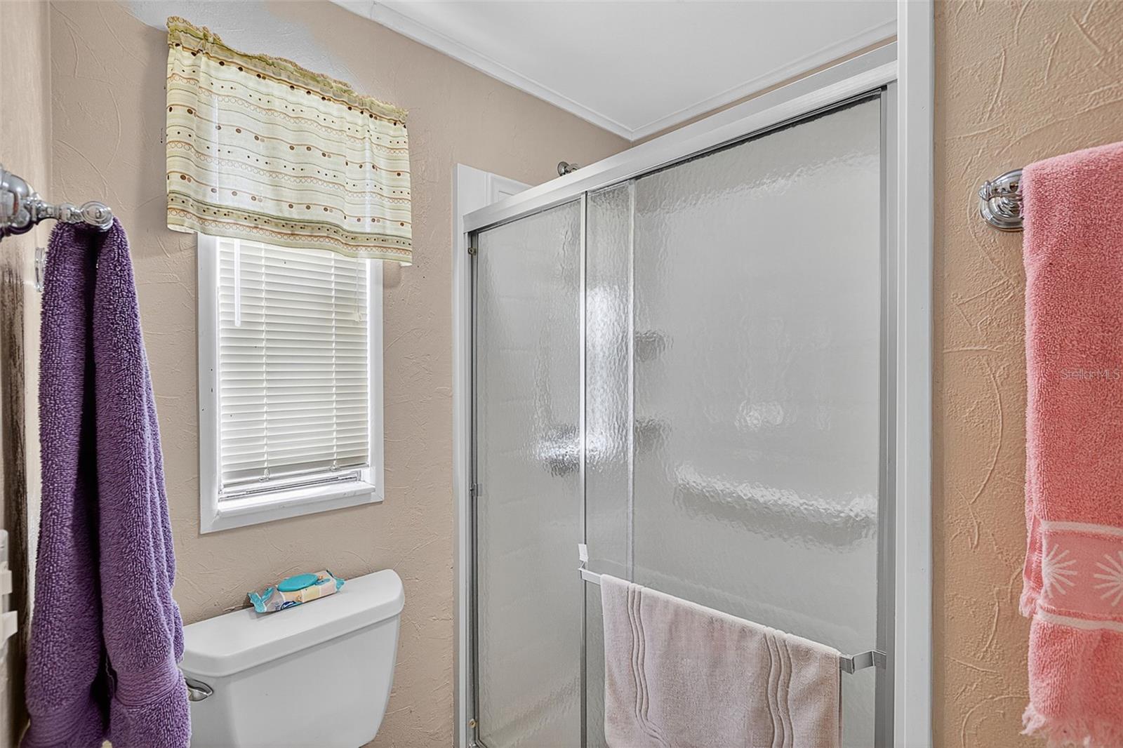 Image 19 of 77 For 658 La Sala  