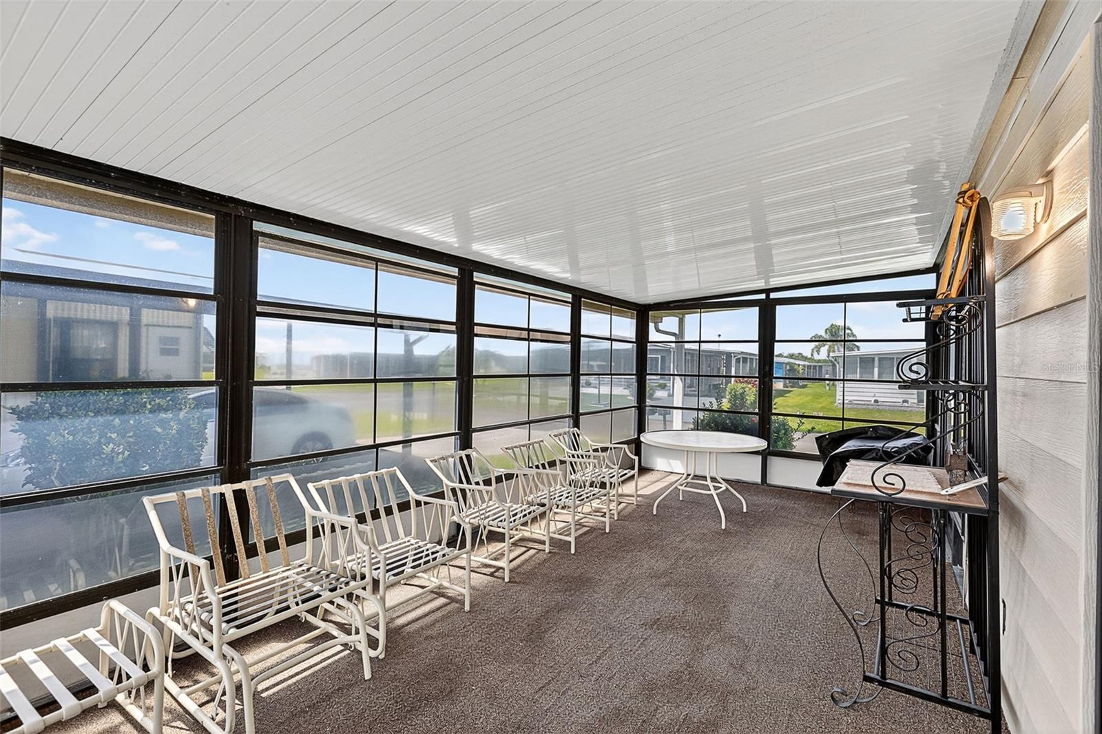 Image 24 of 77 For 658 La Sala  