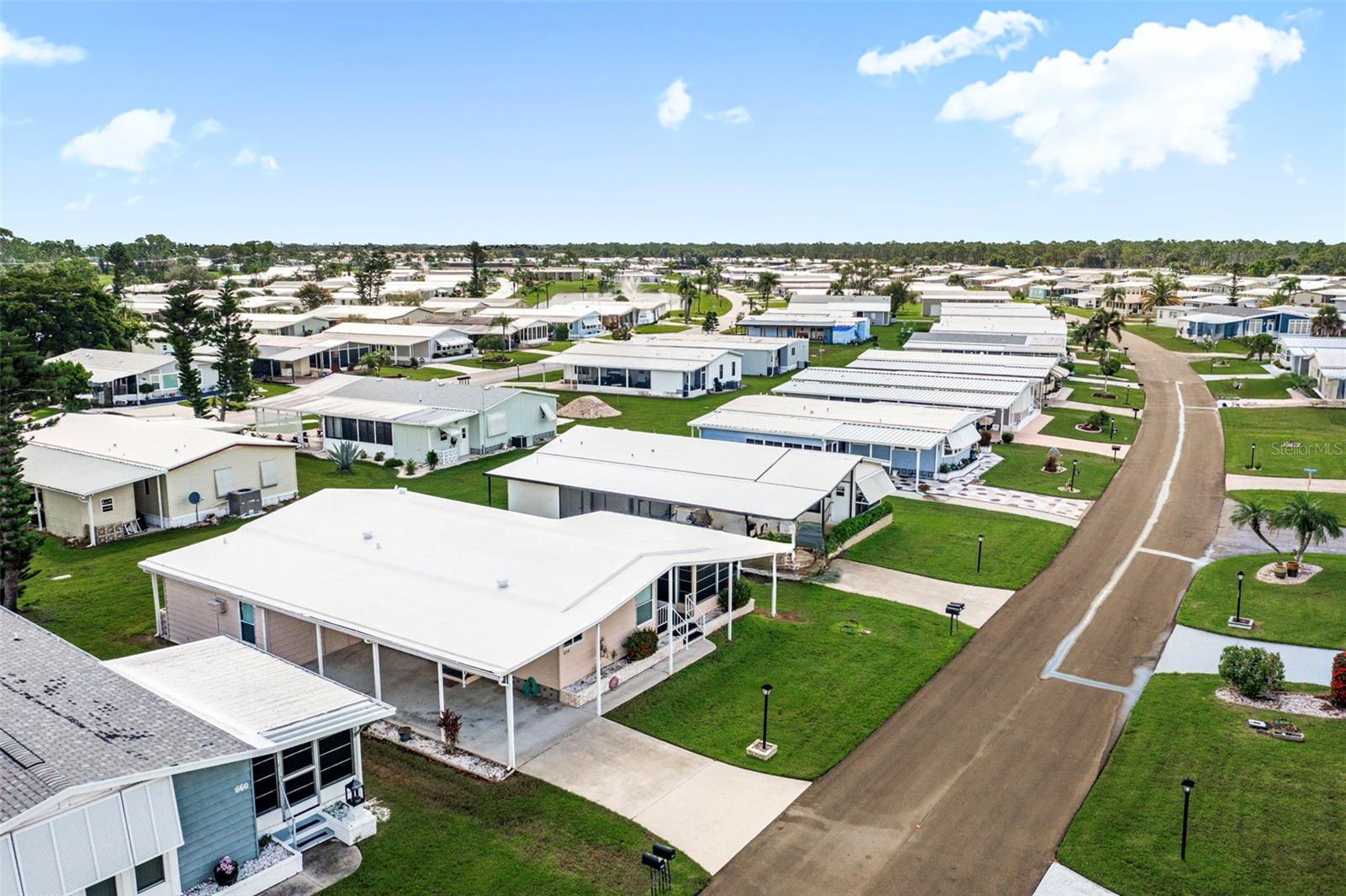 Image 27 of 77 For 658 La Sala  