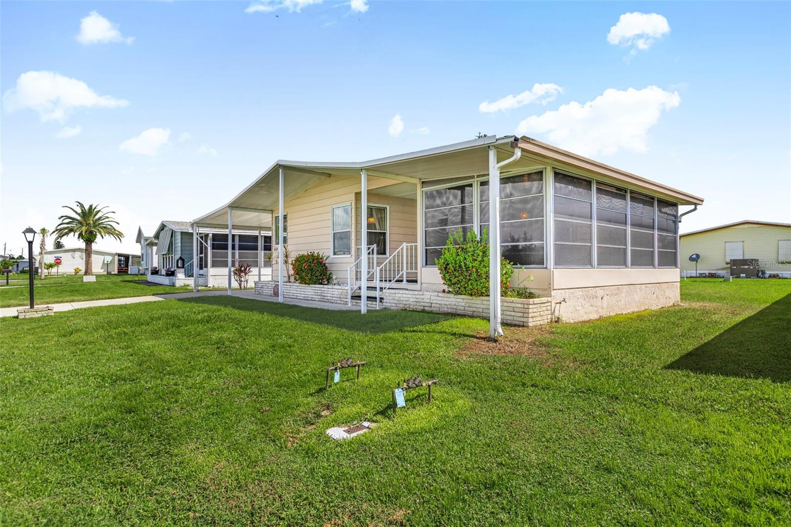 Image 3 of 77 For 658 La Sala  