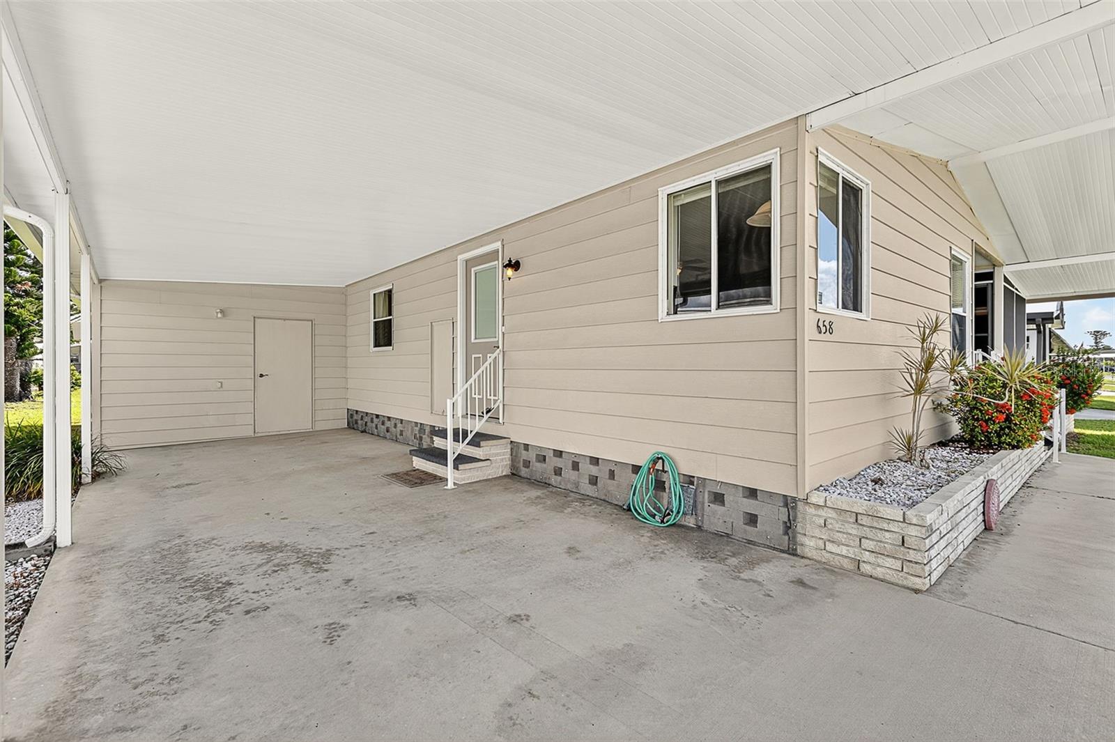 Image 5 of 77 For 658 La Sala  