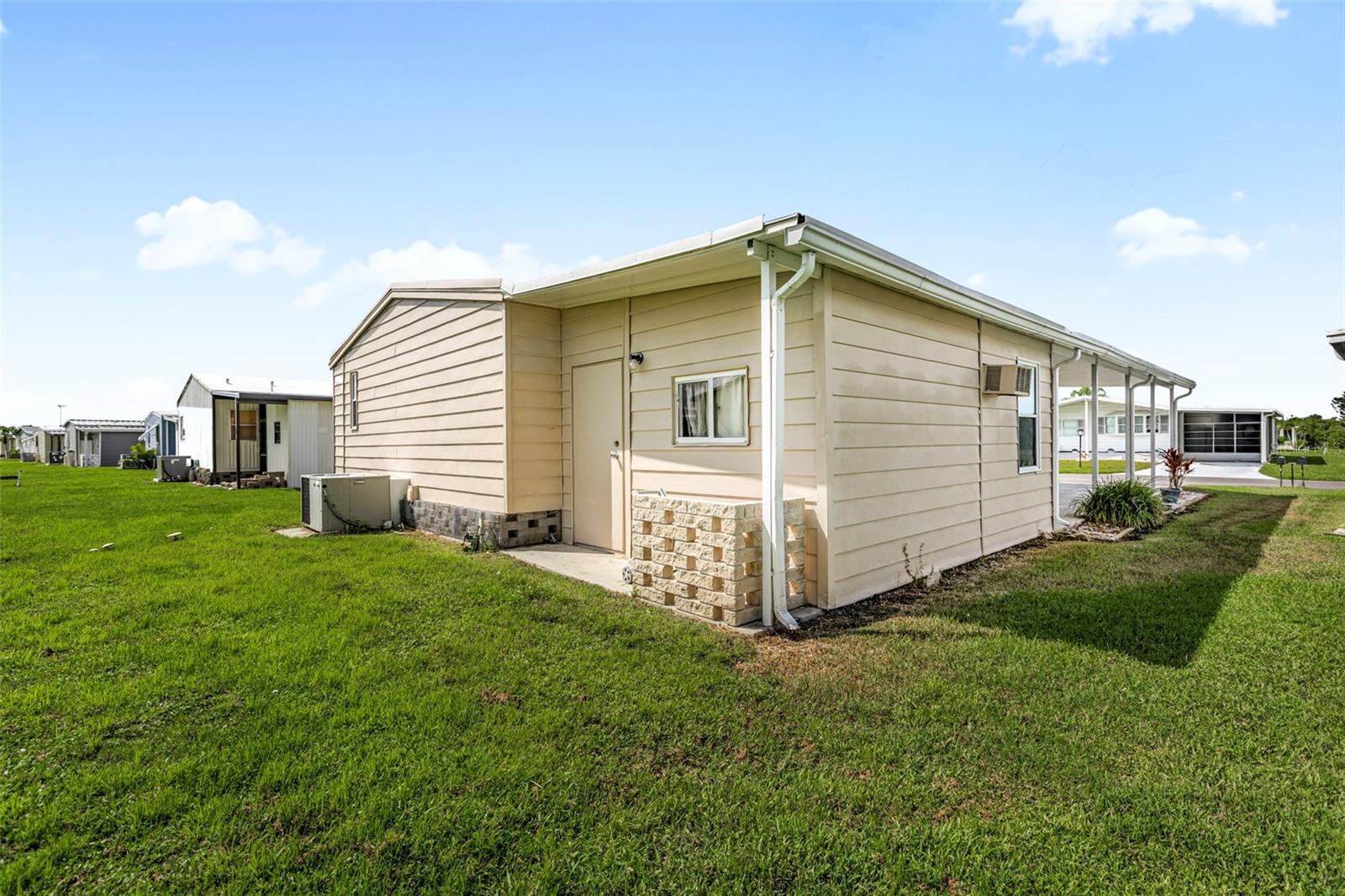 Image 6 of 77 For 658 La Sala  