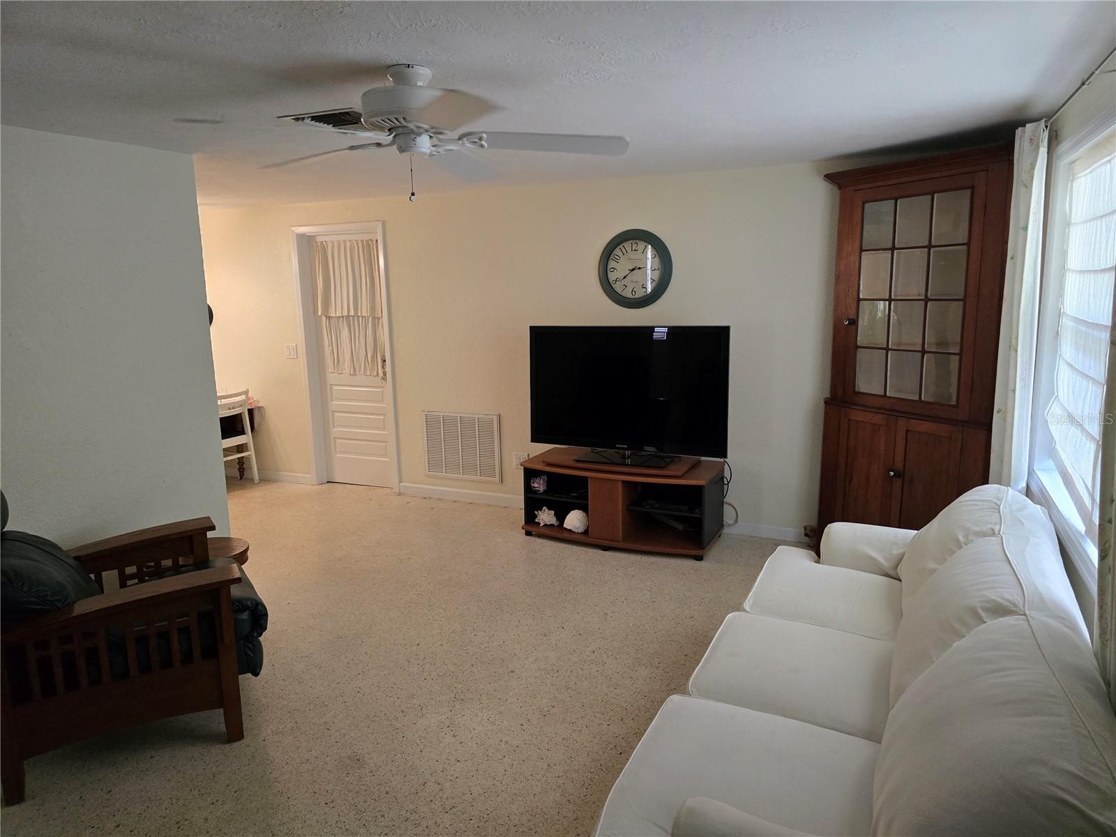 Image 4 of 37 For 135 Ramona Circle