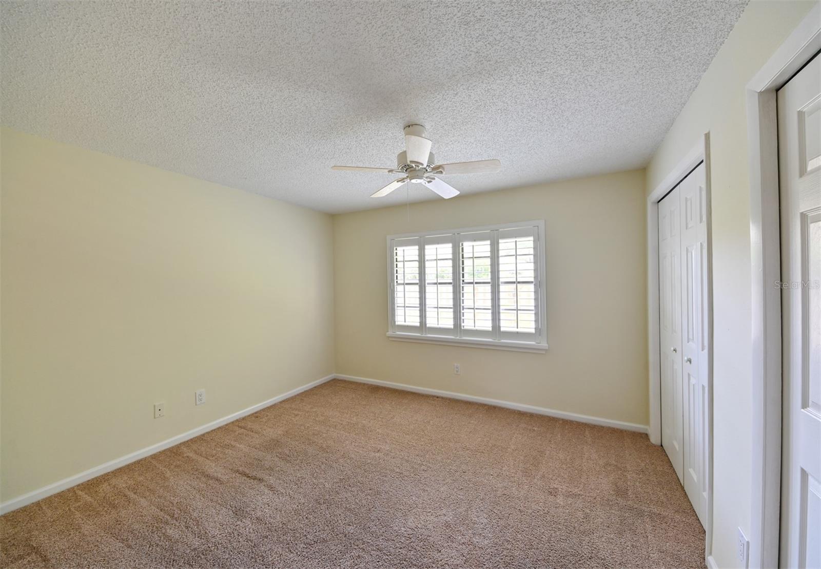 Image 19 of 40 For 10415 Oakbrook Drive