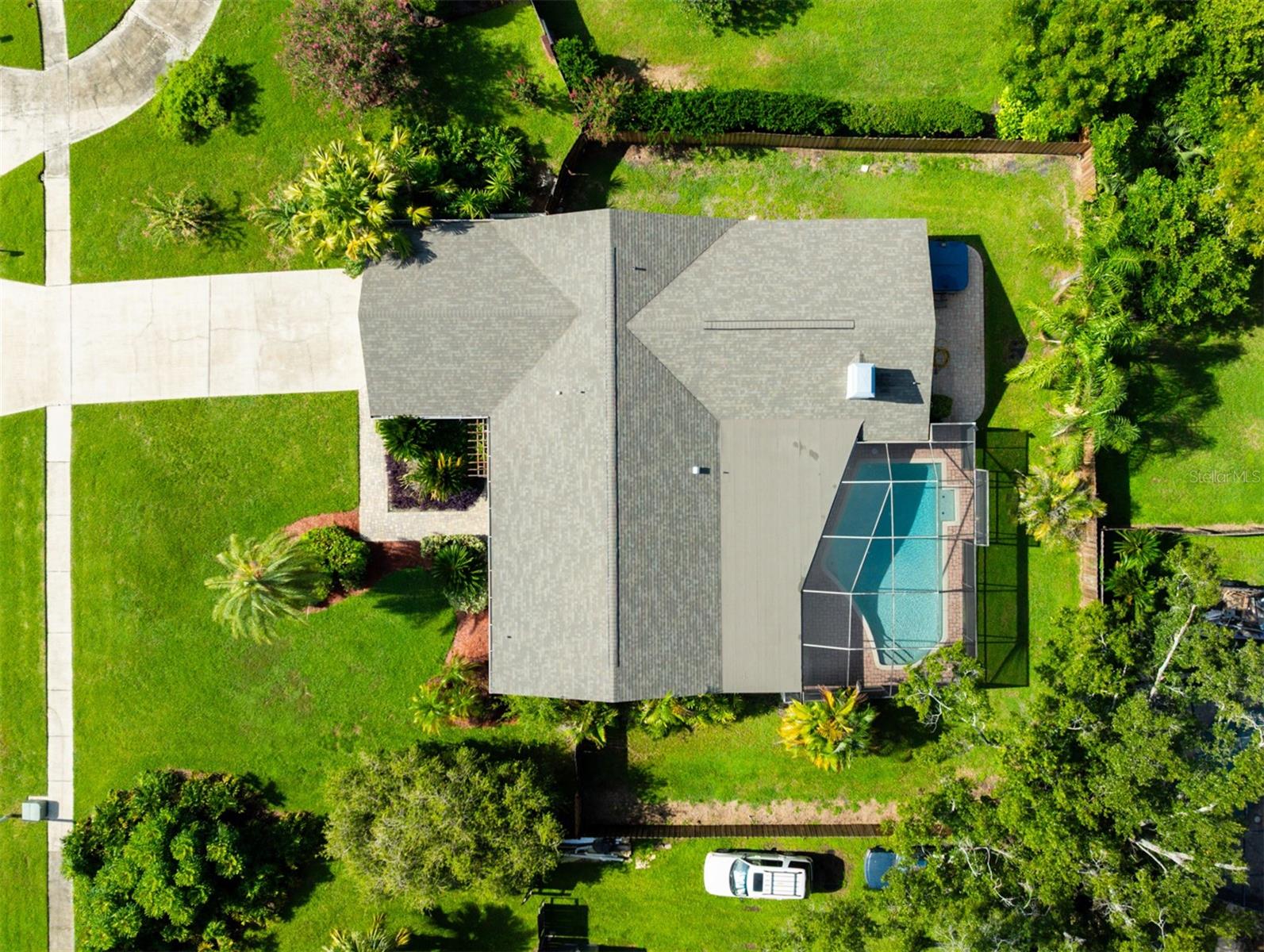 Image 2 of 40 For 10415 Oakbrook Drive