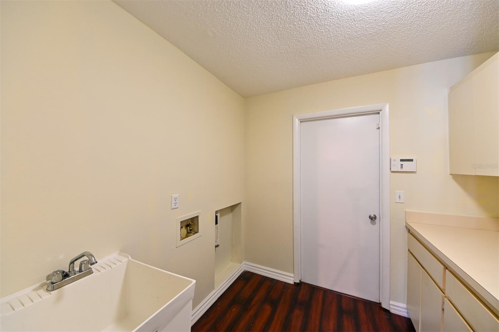 Image 20 of 40 For 10415 Oakbrook Drive