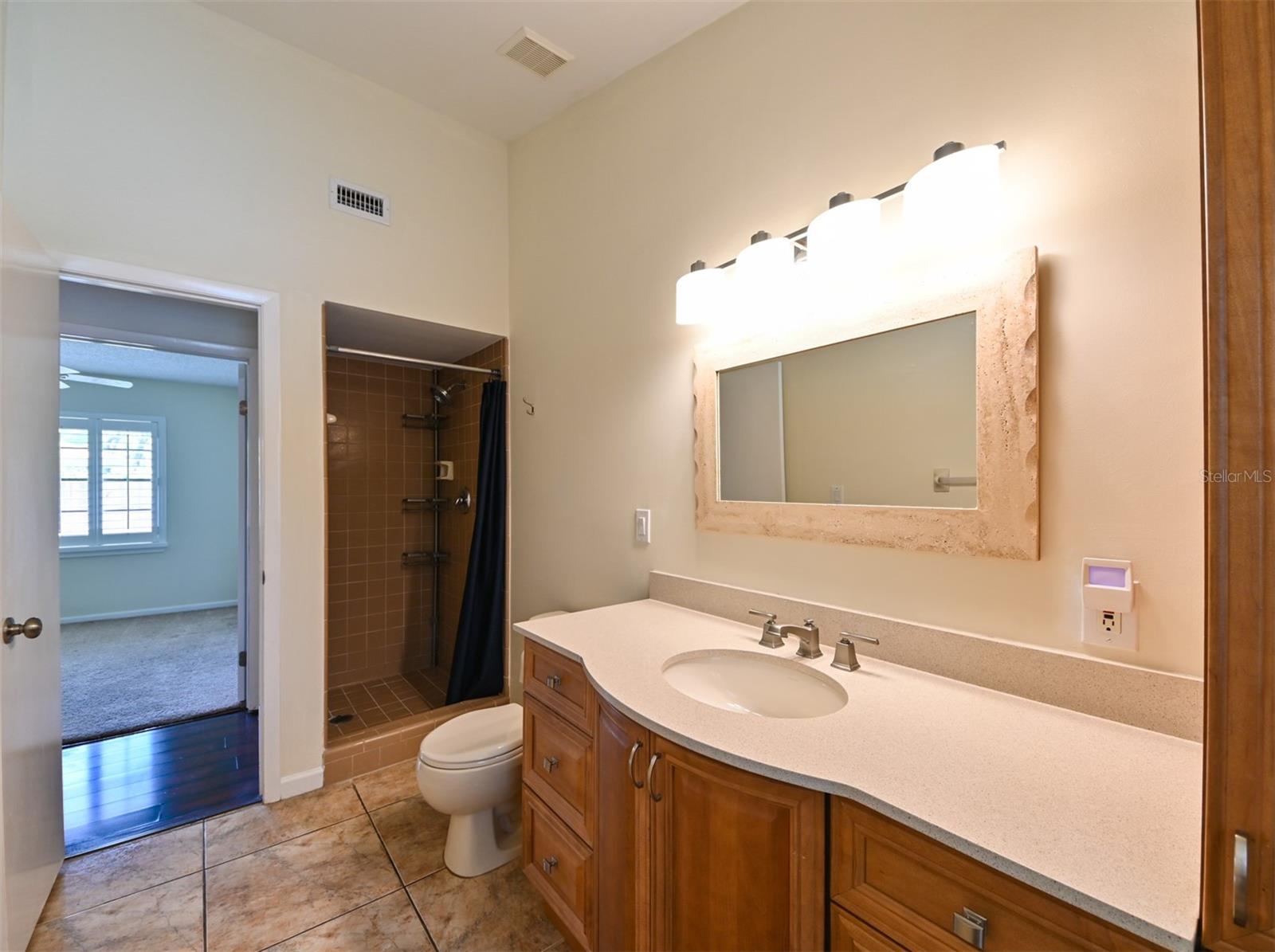 Image 21 of 40 For 10415 Oakbrook Drive