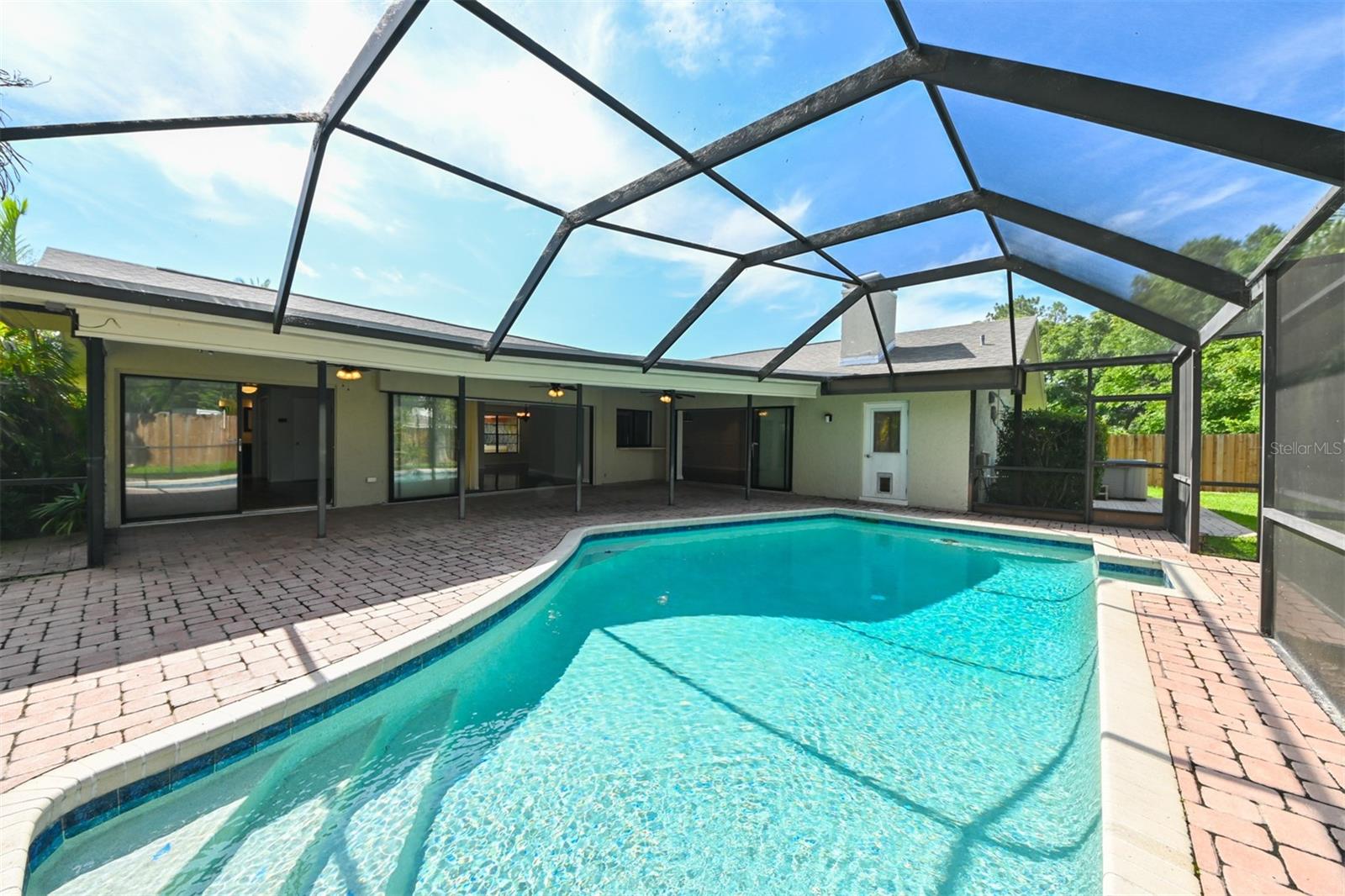 Image 23 of 40 For 10415 Oakbrook Drive