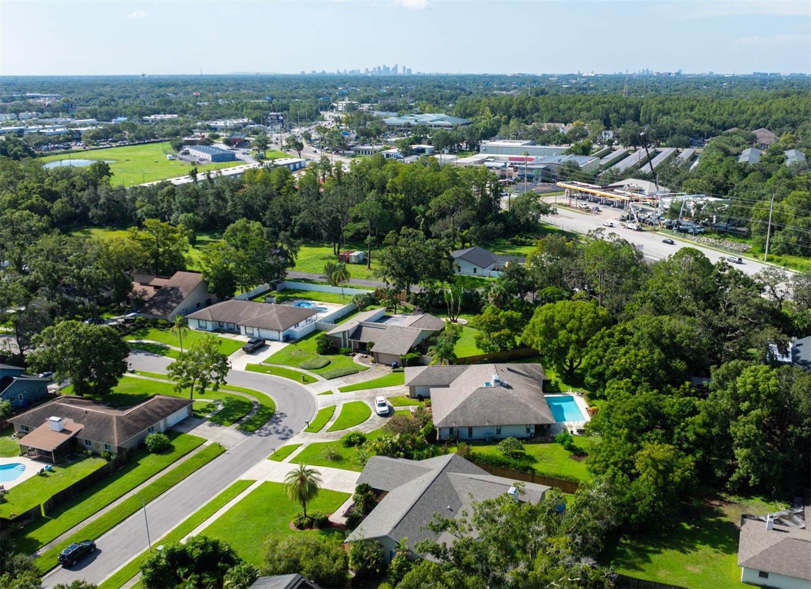 Image 32 of 40 For 10415 Oakbrook Drive