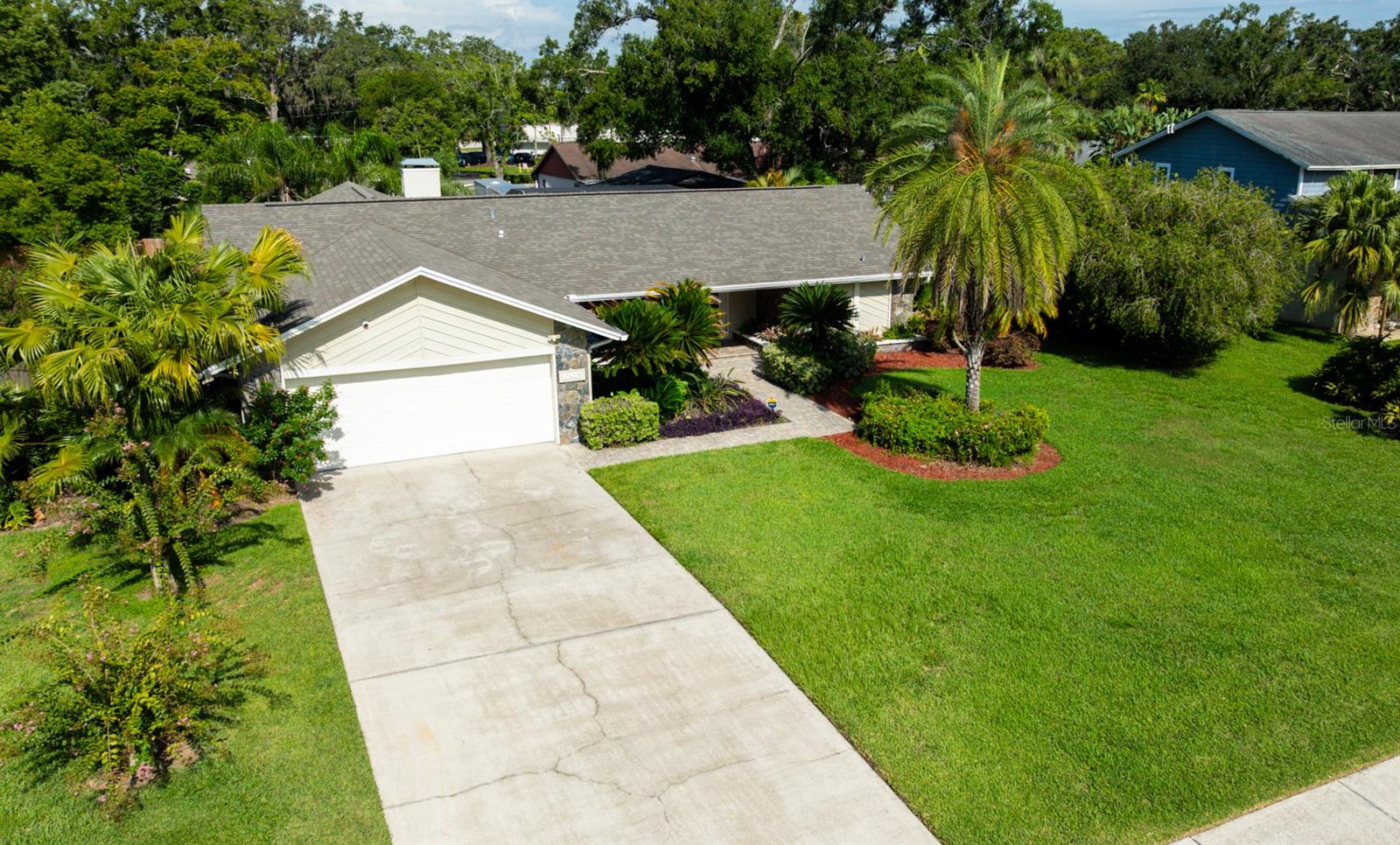 Image 36 of 40 For 10415 Oakbrook Drive