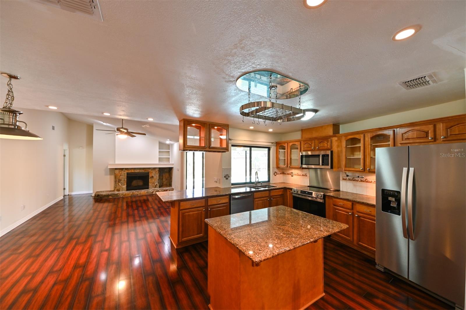 Image 5 of 40 For 10415 Oakbrook Drive