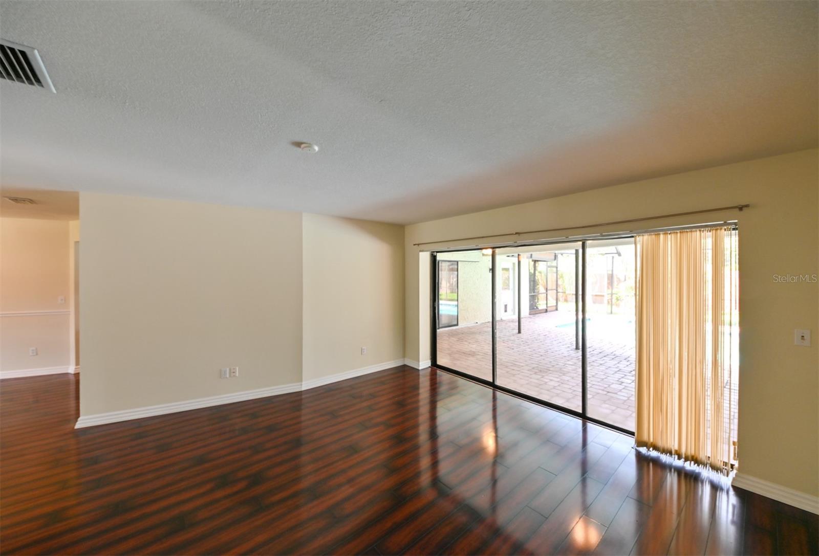Image 9 of 40 For 10415 Oakbrook Drive