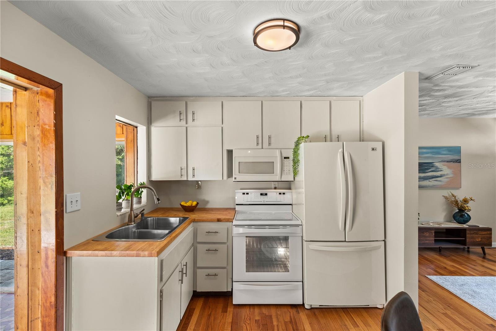 Image 11 of 38 For 5714 196th Avenue