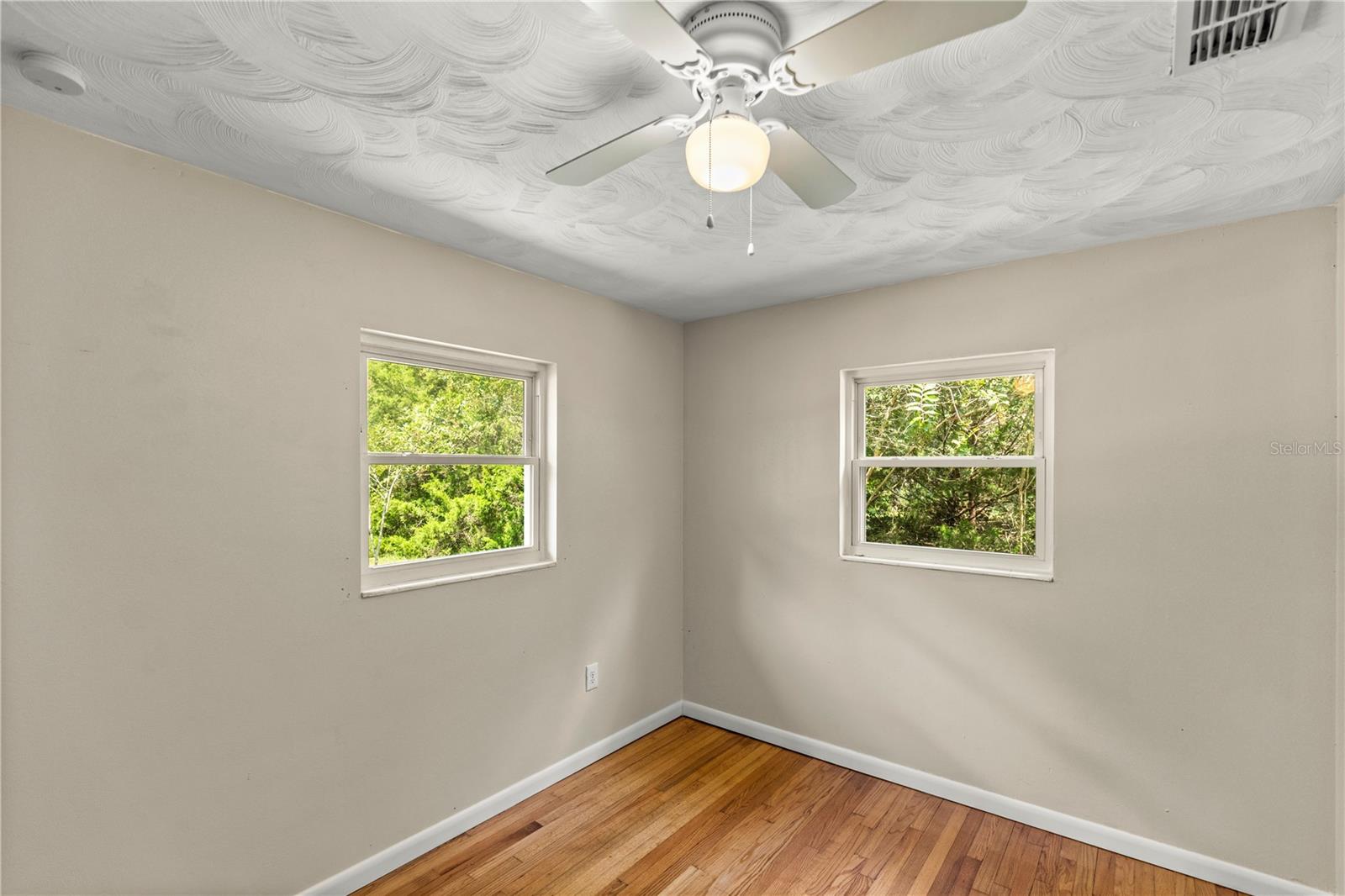 Image 24 of 38 For 5714 196th Avenue