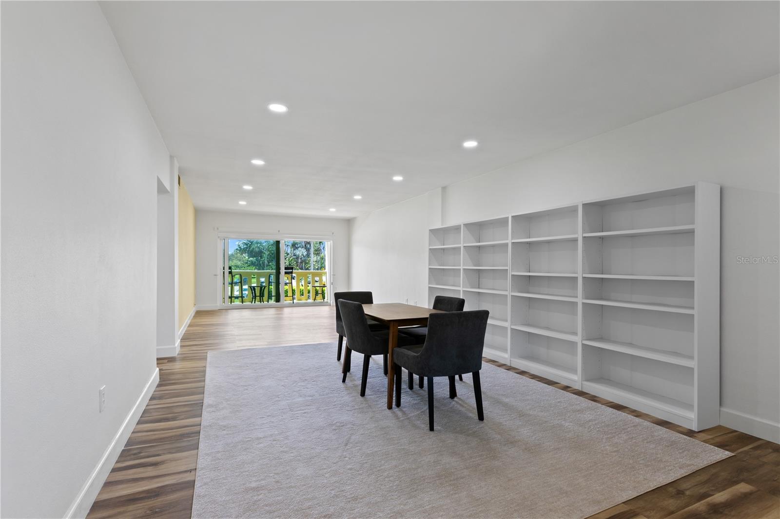 Image 4 of 23 For 1200 Shore Drive Ne 204