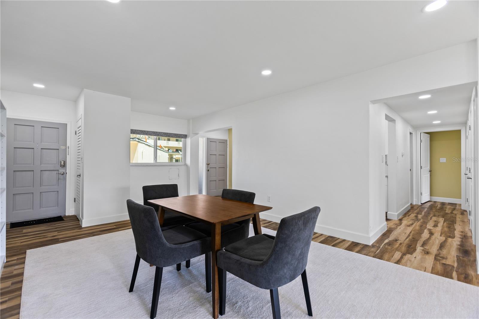 Image 5 of 23 For 1200 Shore Drive Ne 204