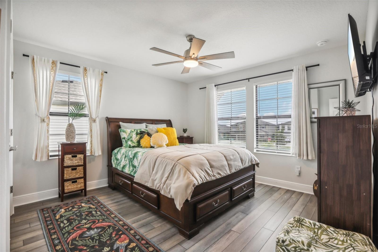Image 39 of 74 For 12829 Tortoise Shell Place
