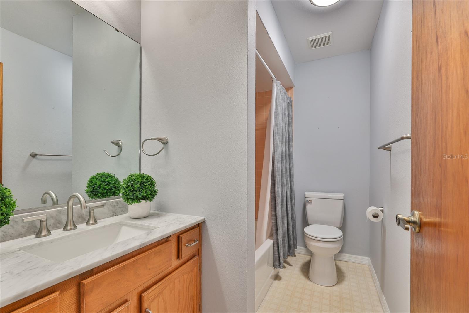 Image 17 of 39 For 6253 Sandpipers Drive