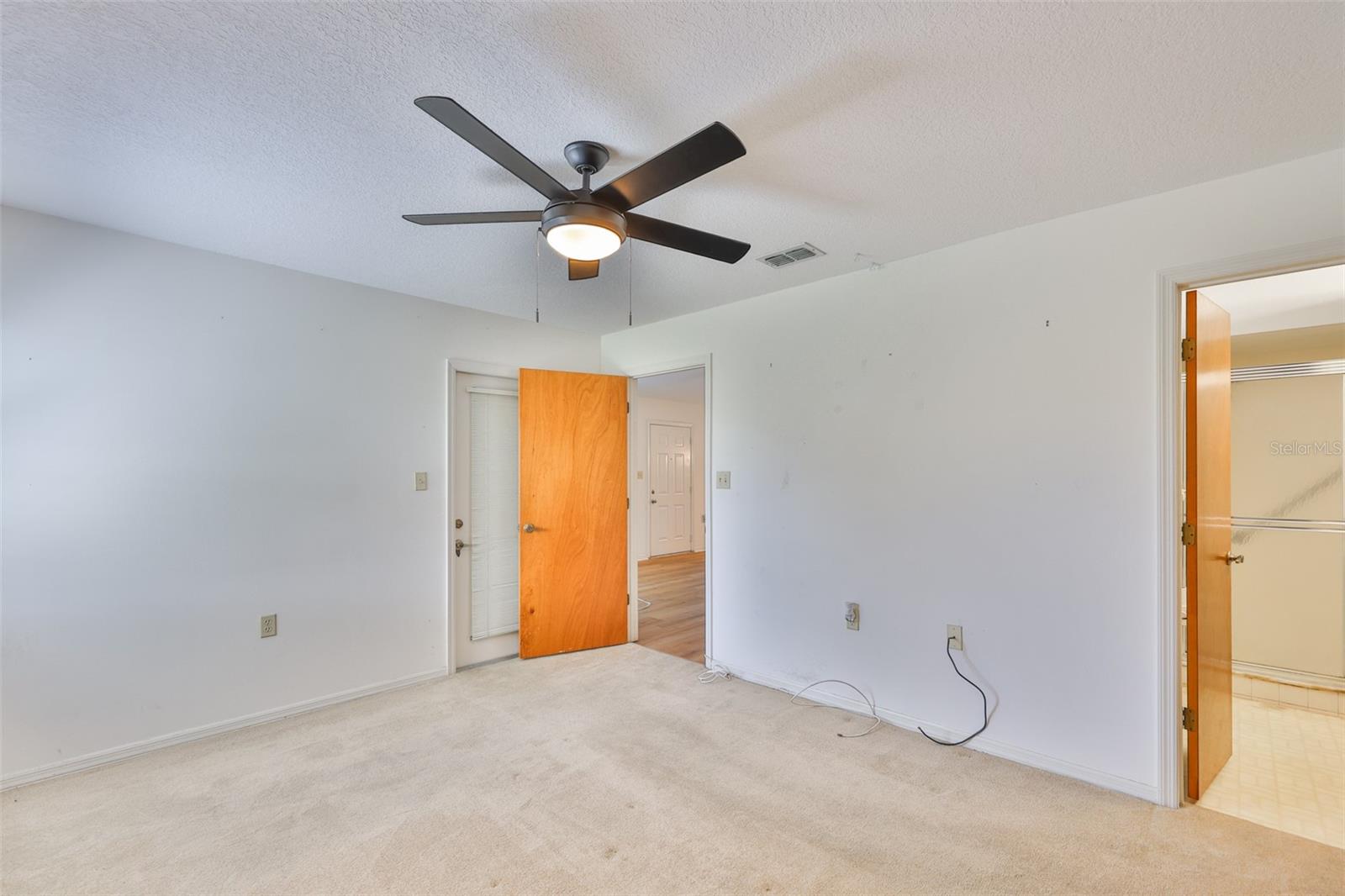 Image 20 of 39 For 6253 Sandpipers Drive