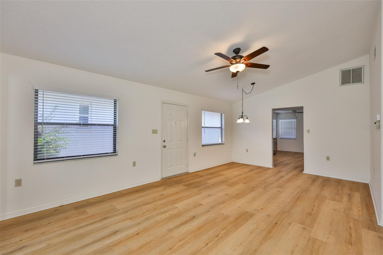 Image 5 of 39 For 6253 Sandpipers Drive