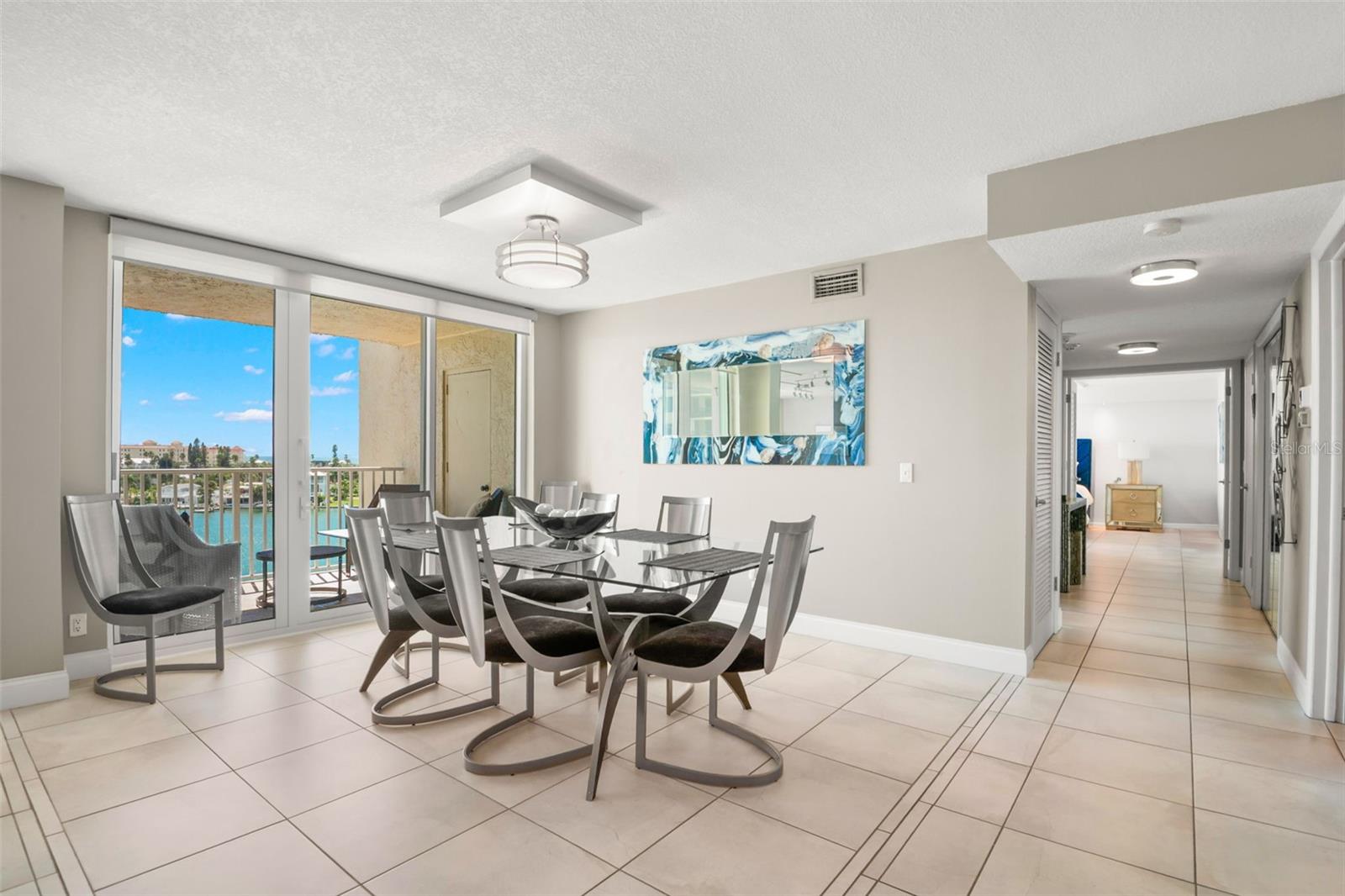 Image 11 of 58 For 736 Island Way 604