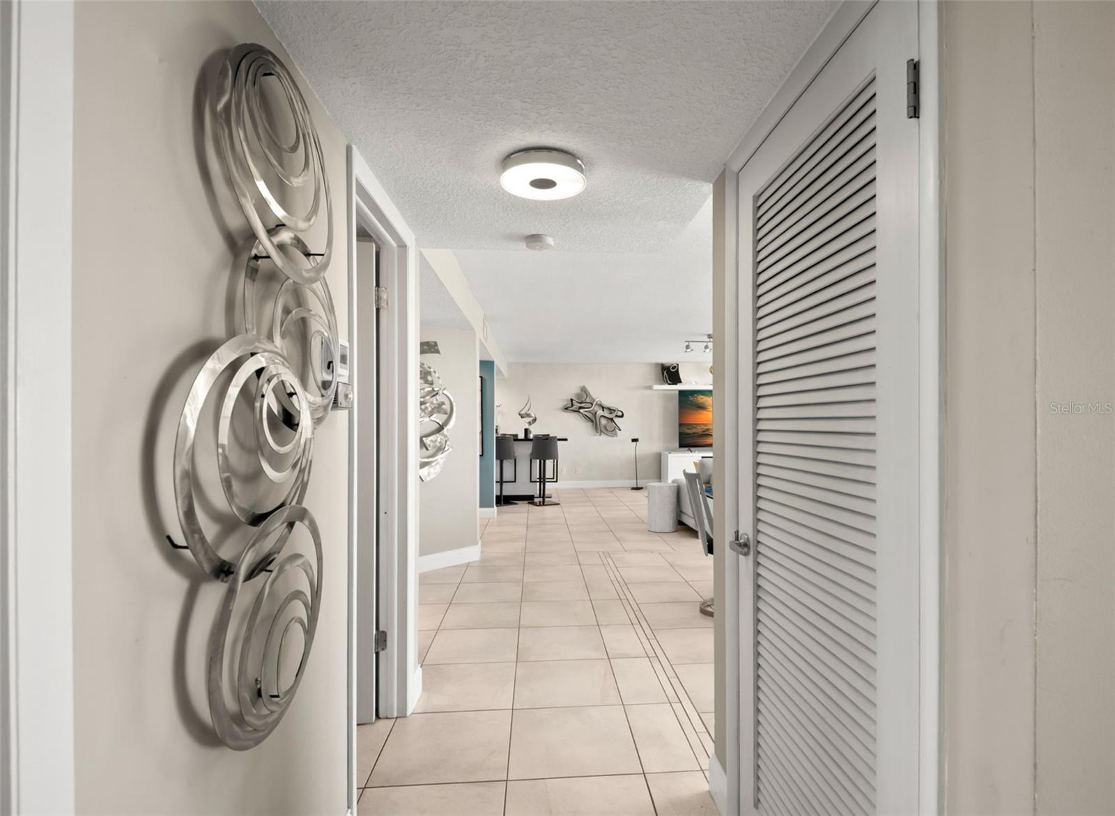 Image 42 of 58 For 736 Island Way 604