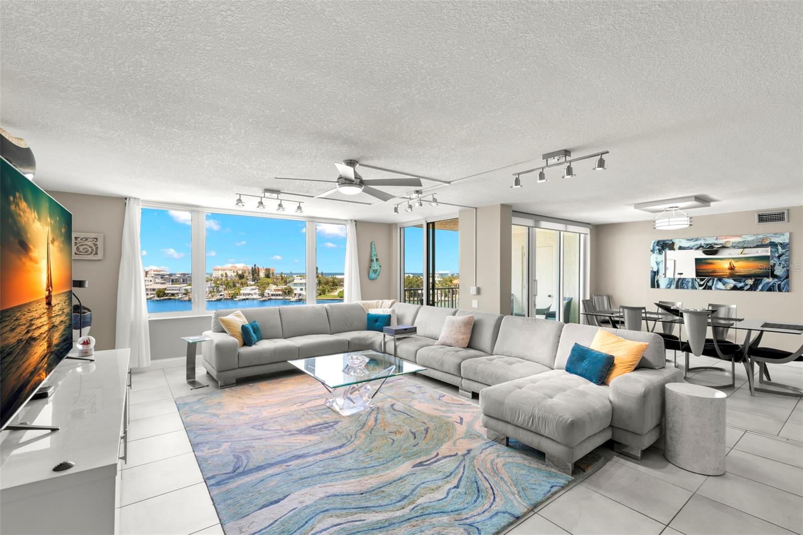 Image 8 of 58 For 736 Island Way 604