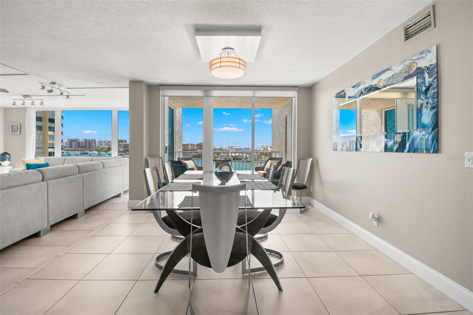 Image 9 of 58 For 736 Island Way 604