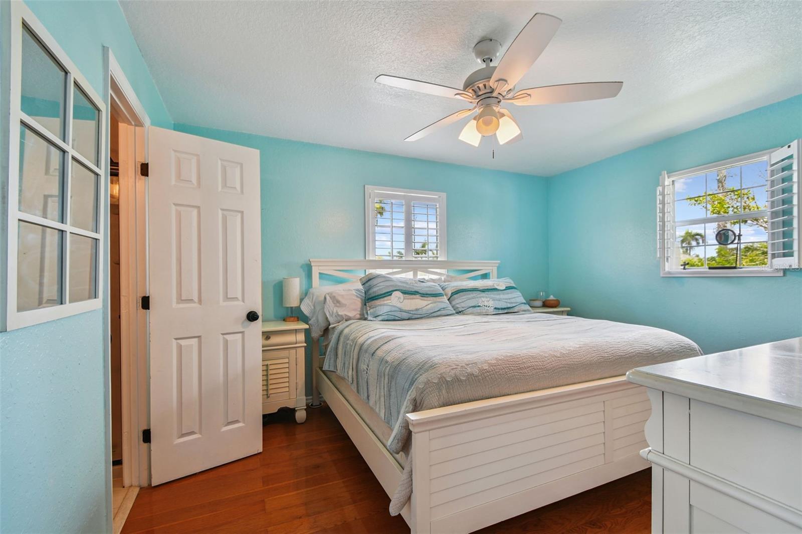 Image 17 of 54 For 16313 1st Street E