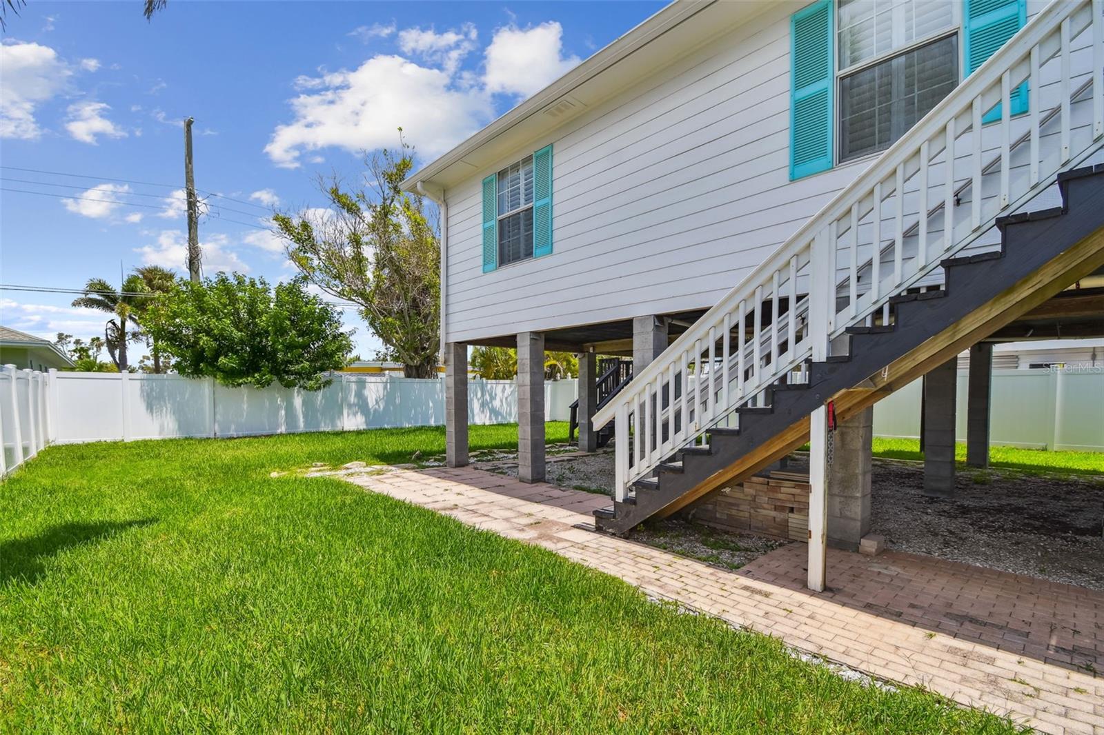 Image 33 of 54 For 16313 1st Street E