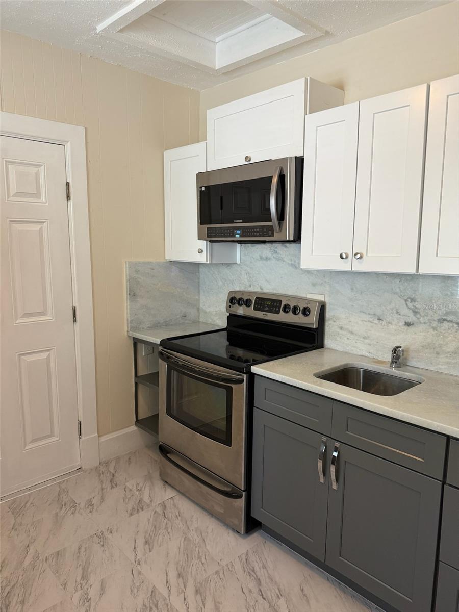 Image 13 of 20 For 3242 6th Avenue S