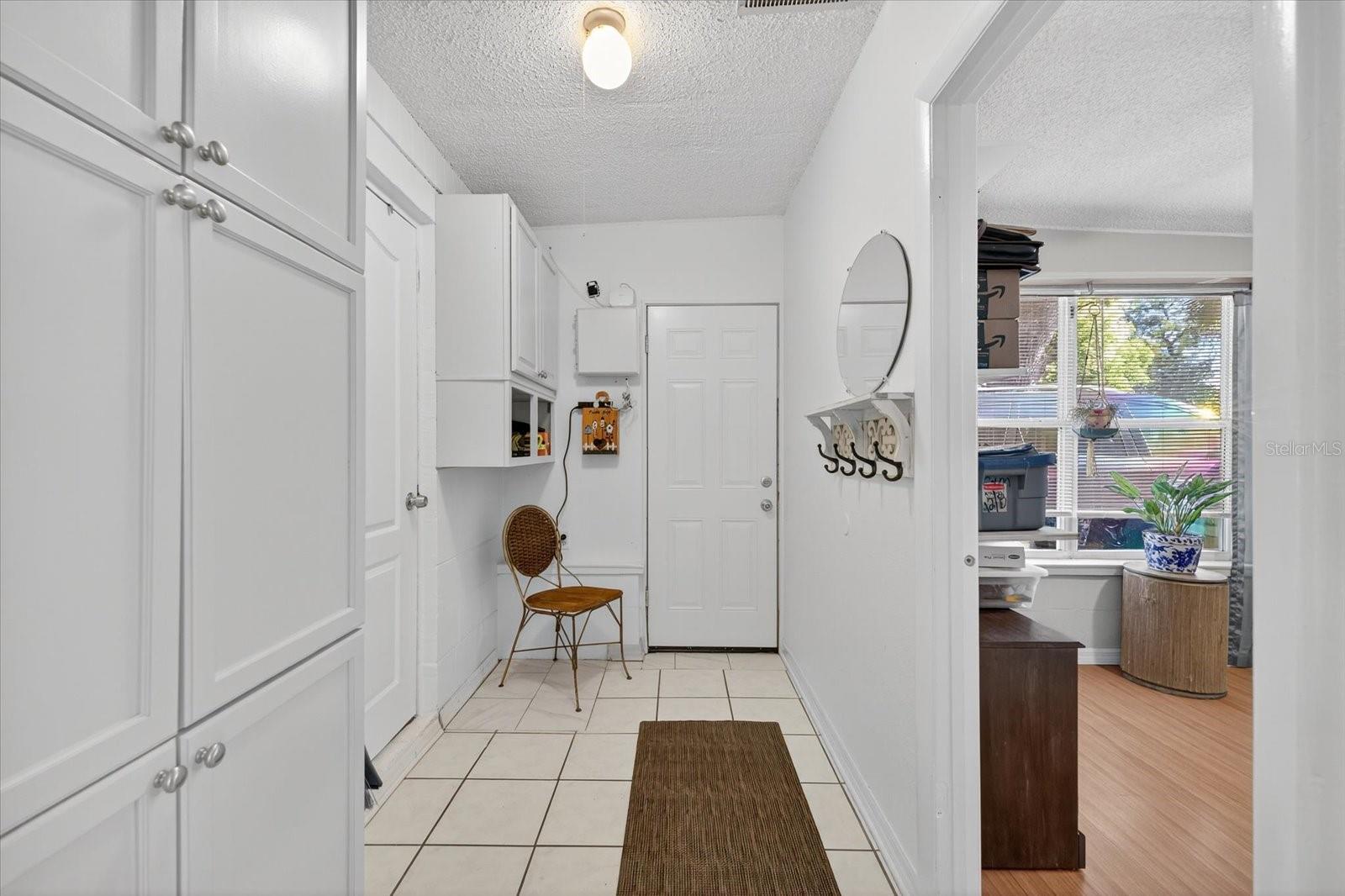 Image 18 of 28 For 11031 Martha Avenue