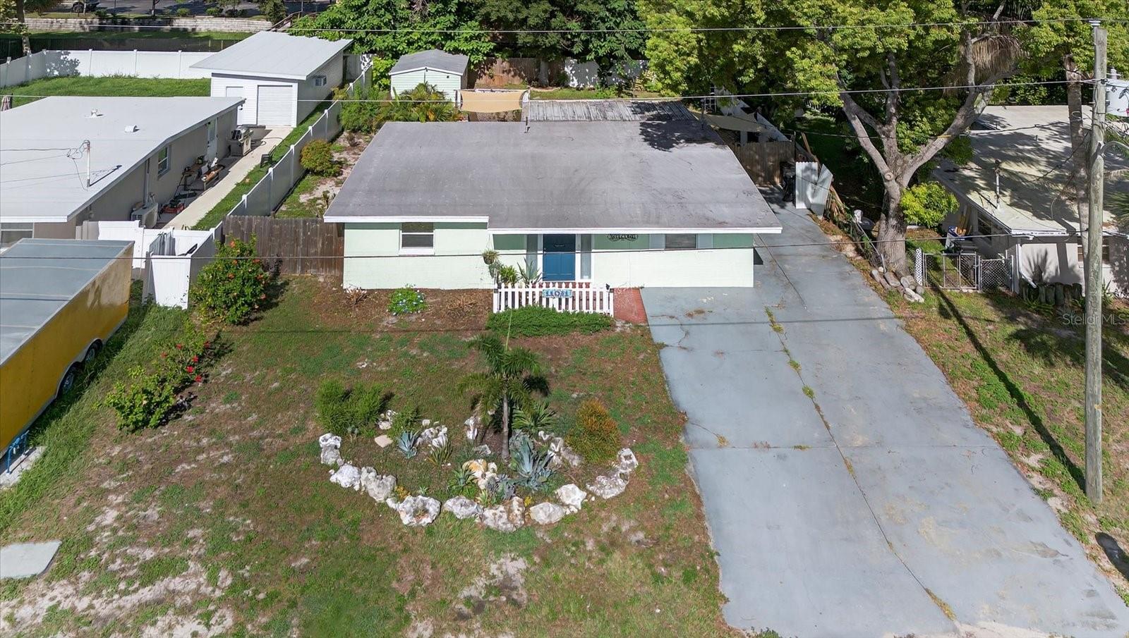 Image 5 of 28 For 11031 Martha Avenue