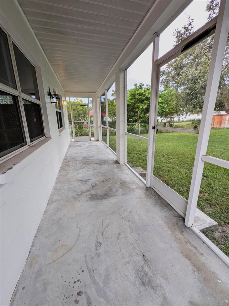 Image 15 of 26 For 2910 Price Avenue