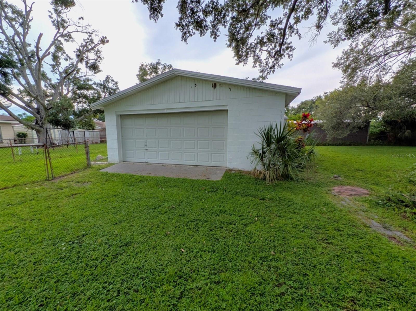 Image 19 of 26 For 2910 Price Avenue