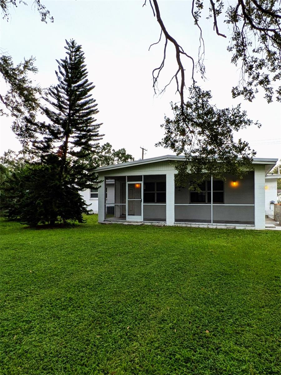 Image 22 of 26 For 2910 Price Avenue