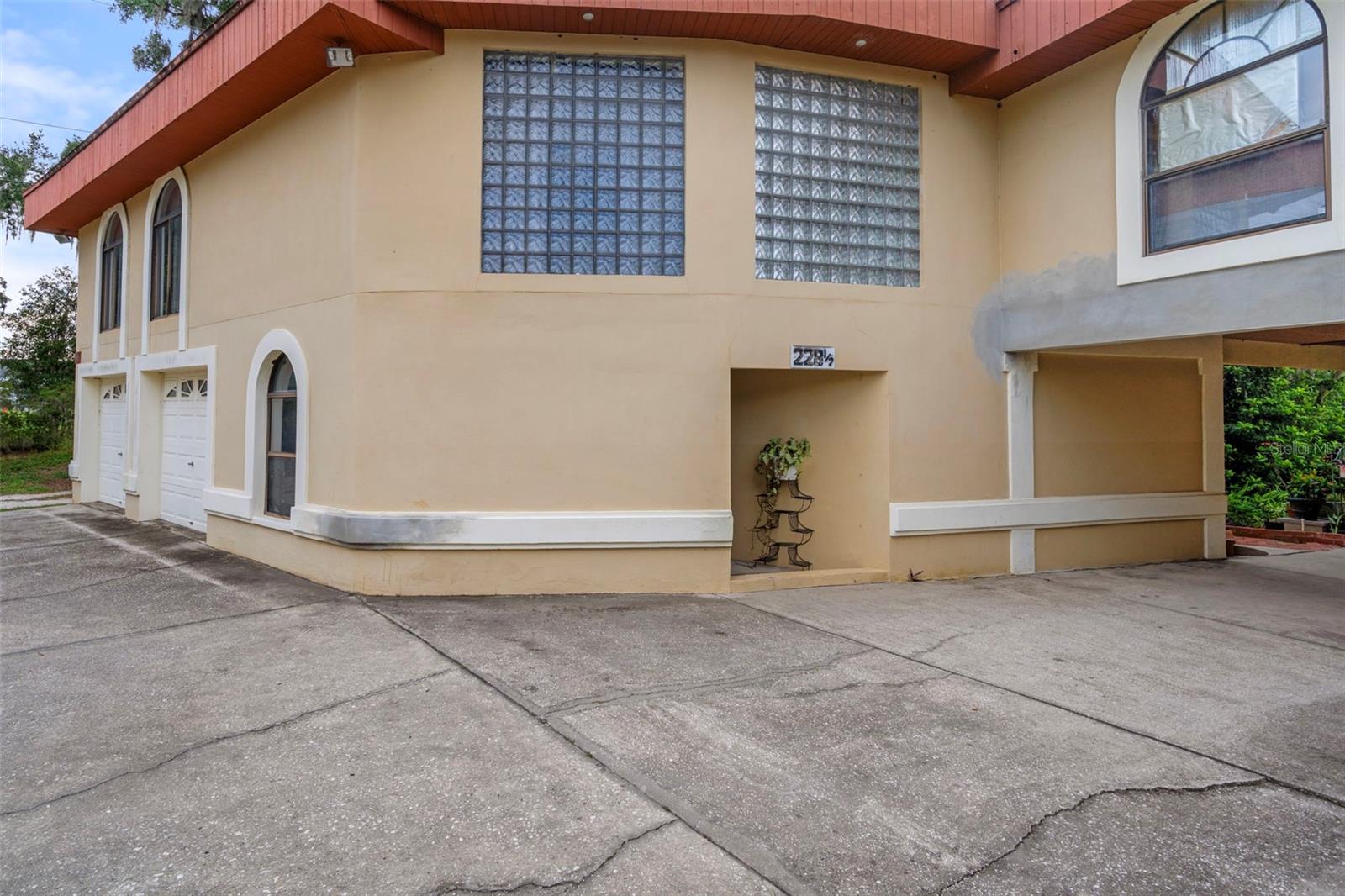 Listing photo id 8 for 228 Lakeside Drive