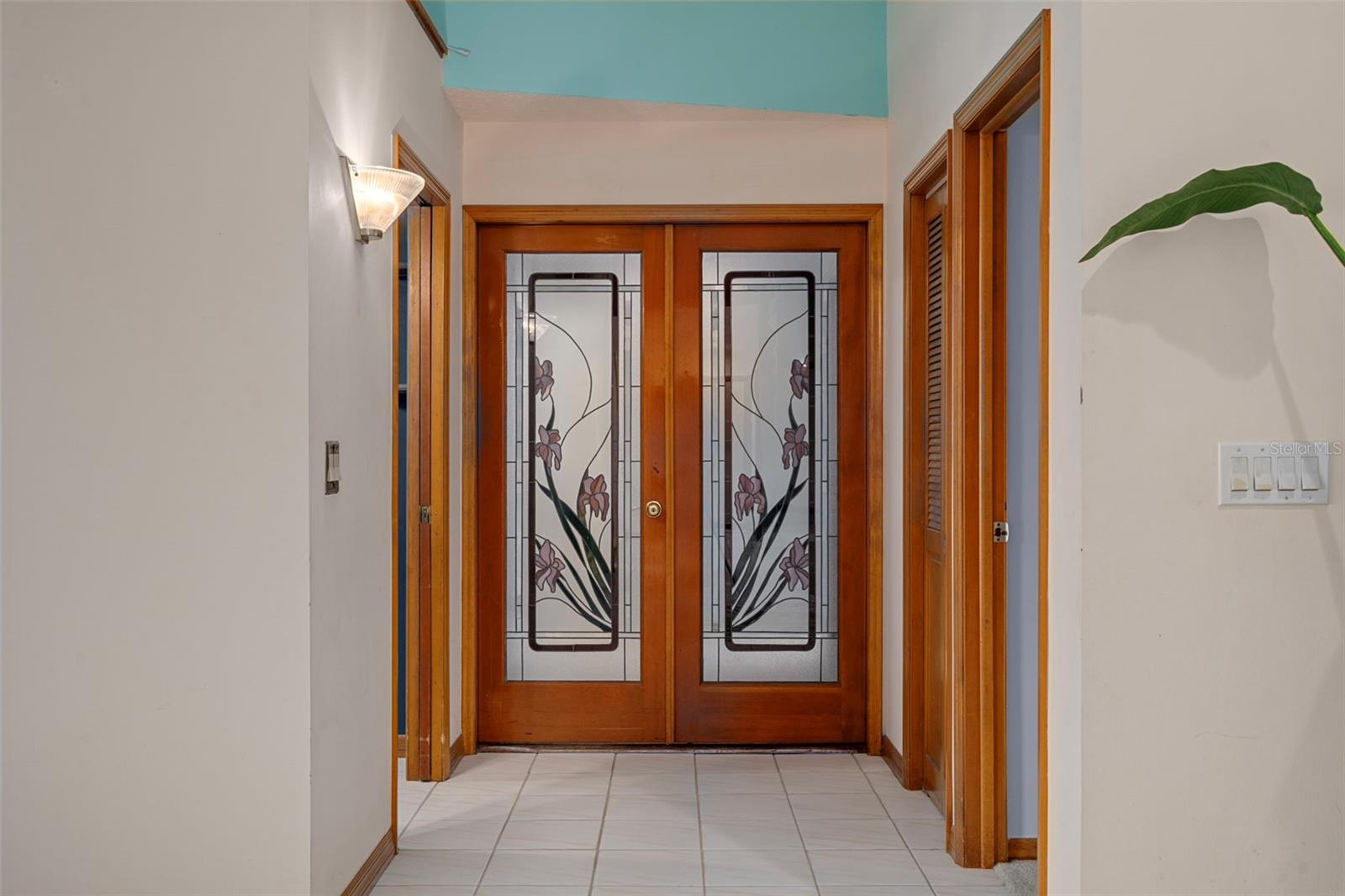 Listing photo id 31 for 228 Lakeside Drive
