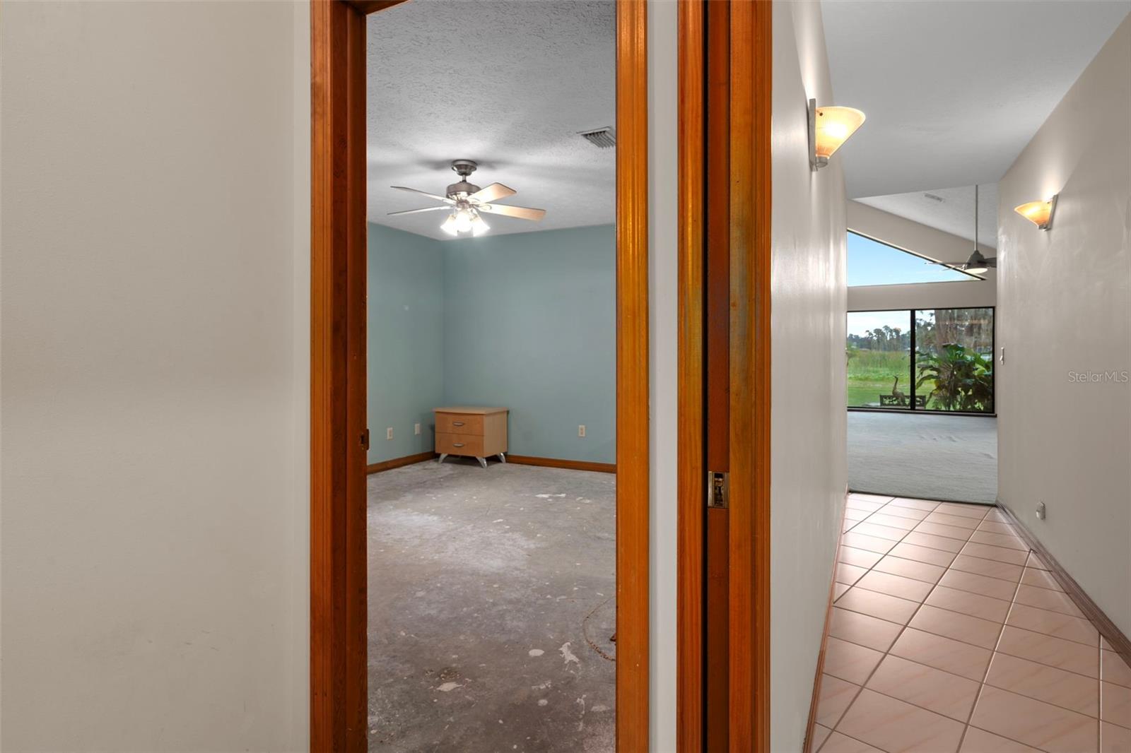 Listing photo id 48 for 228 Lakeside Drive
