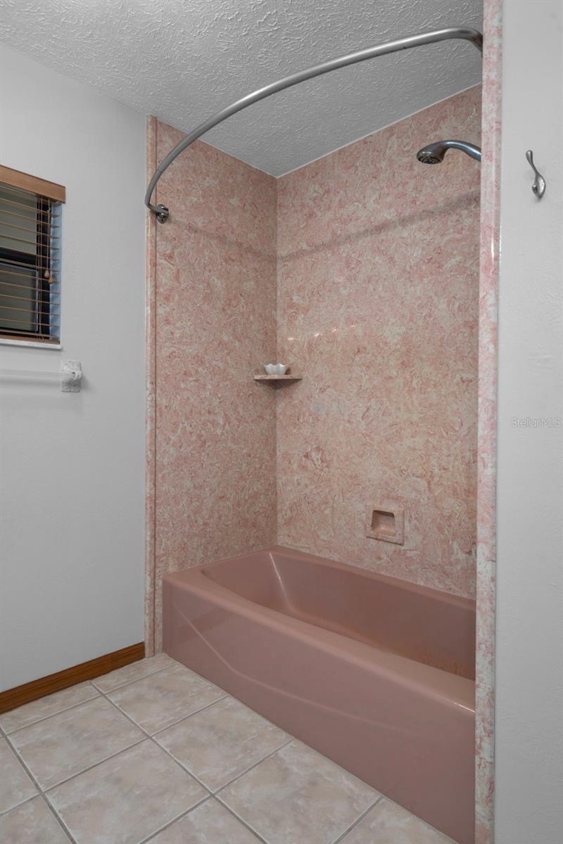 Listing photo id 53 for 228 Lakeside Drive
